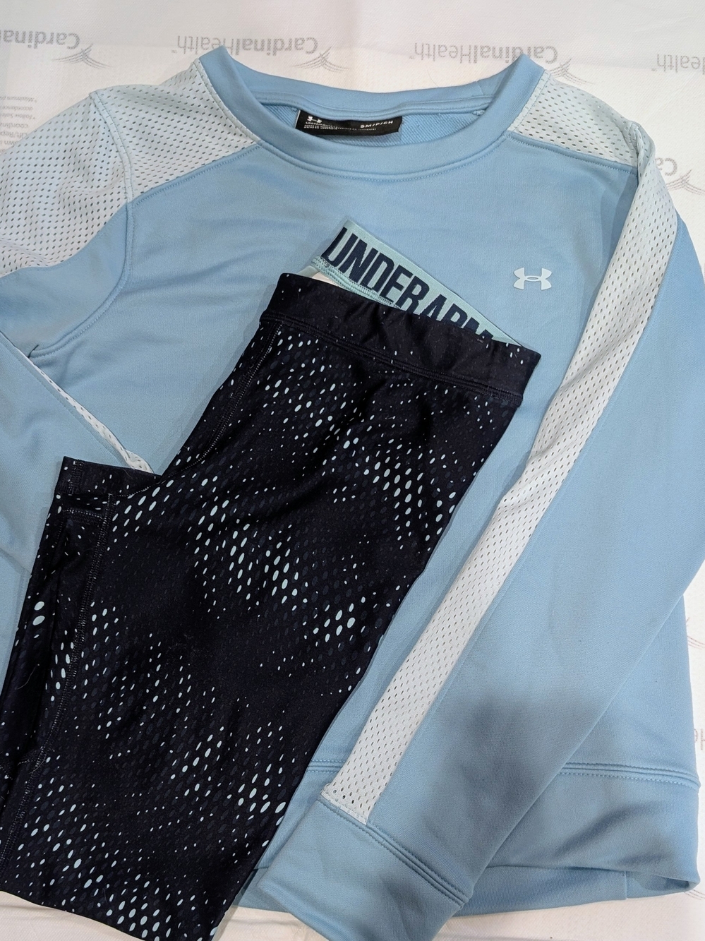 Women Under Armour Light Blue Long-Sleeve Top & Black Patterned Leggings Small